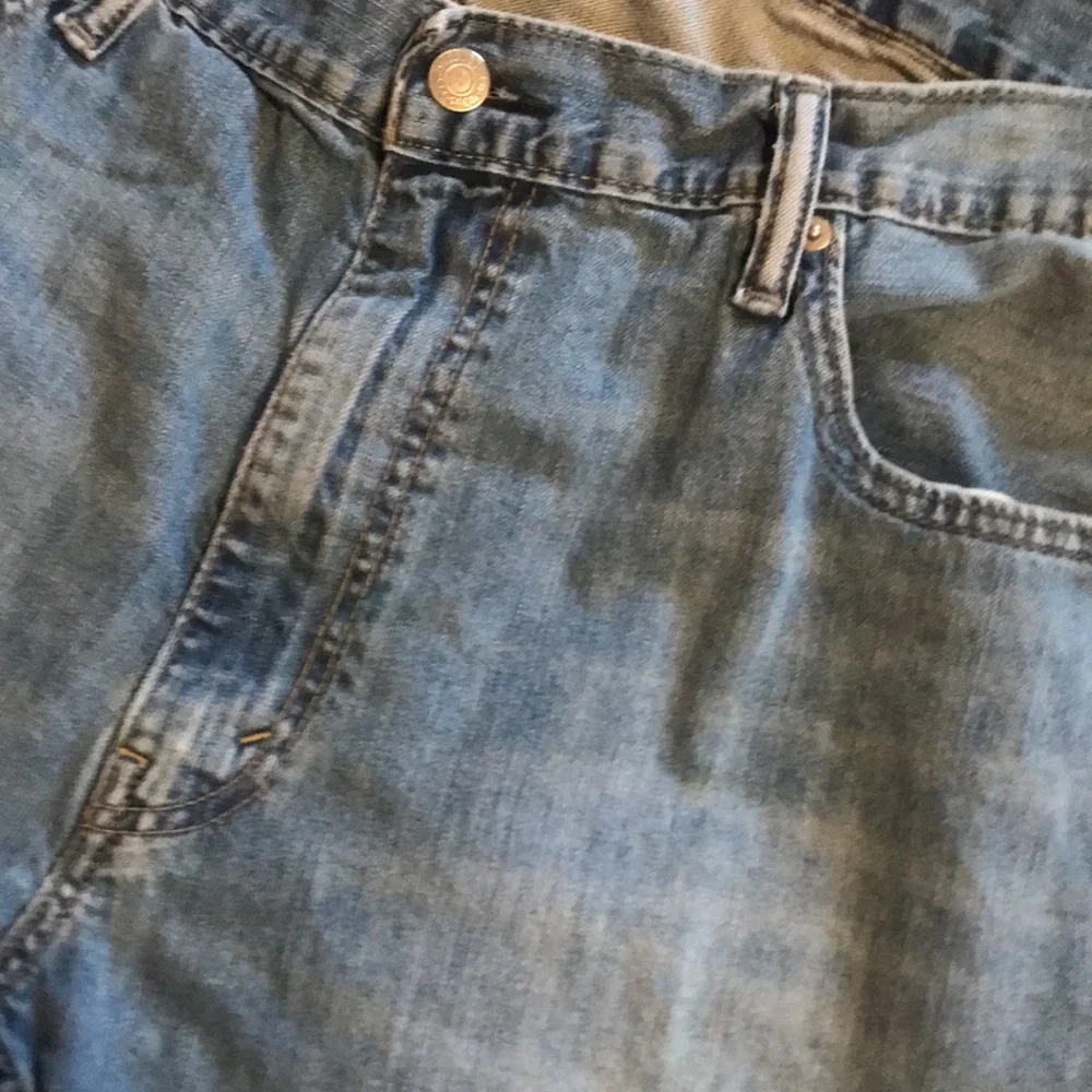 Levi’s 559 jeans